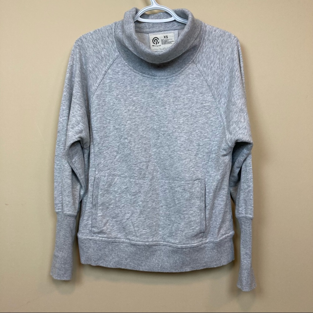 Champion Women’s Sweatshirt Gray Size XS.